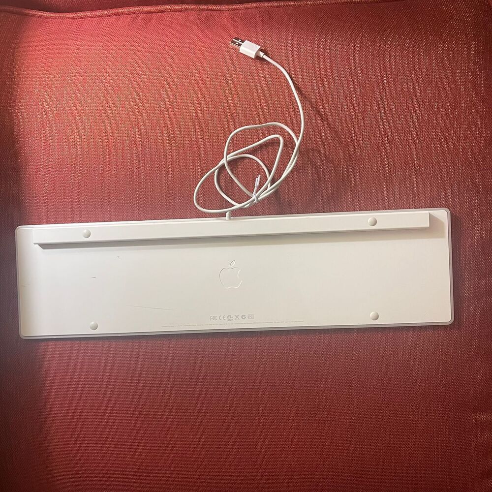 Apple USB Wired Aluminum Model A1243 Keyboard Ultra Thin keypad - Picture 3 of 10